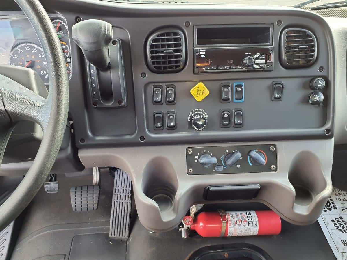 2020 Freightliner/Mercedes M2 106 248938