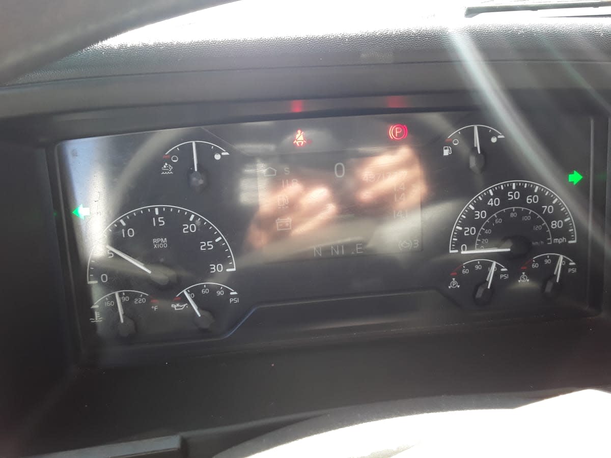 2020 Volvo - image 9