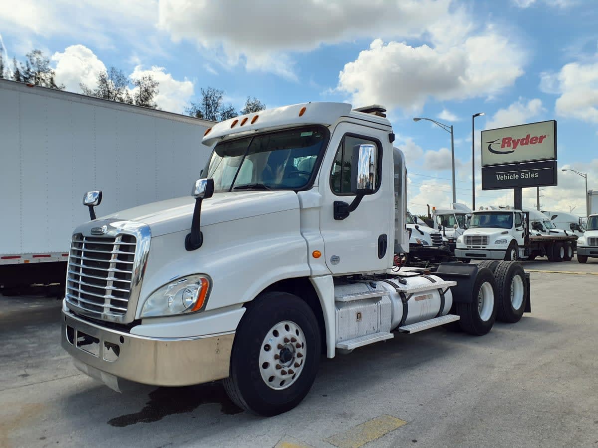 2019 Freightliner Cascadia in Miami, FL