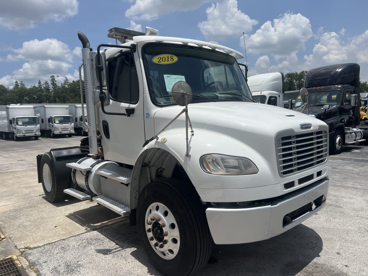 2018 Freightliner M2 106 - image 3