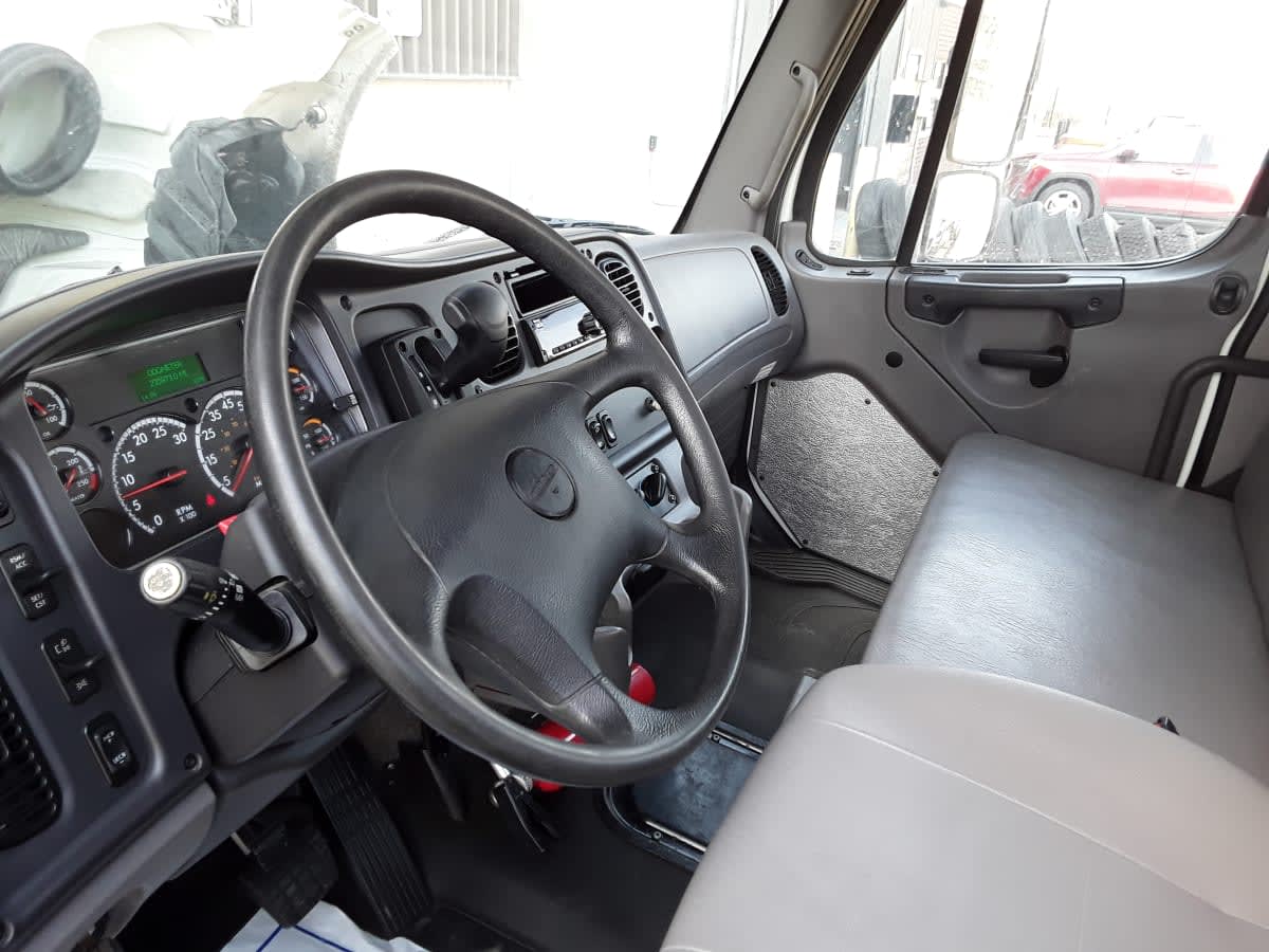 2020 Freightliner/Mercedes M2 106 249991