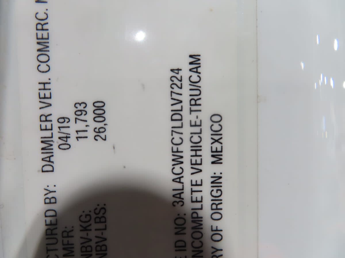 2020 Freightliner M2 106 250774