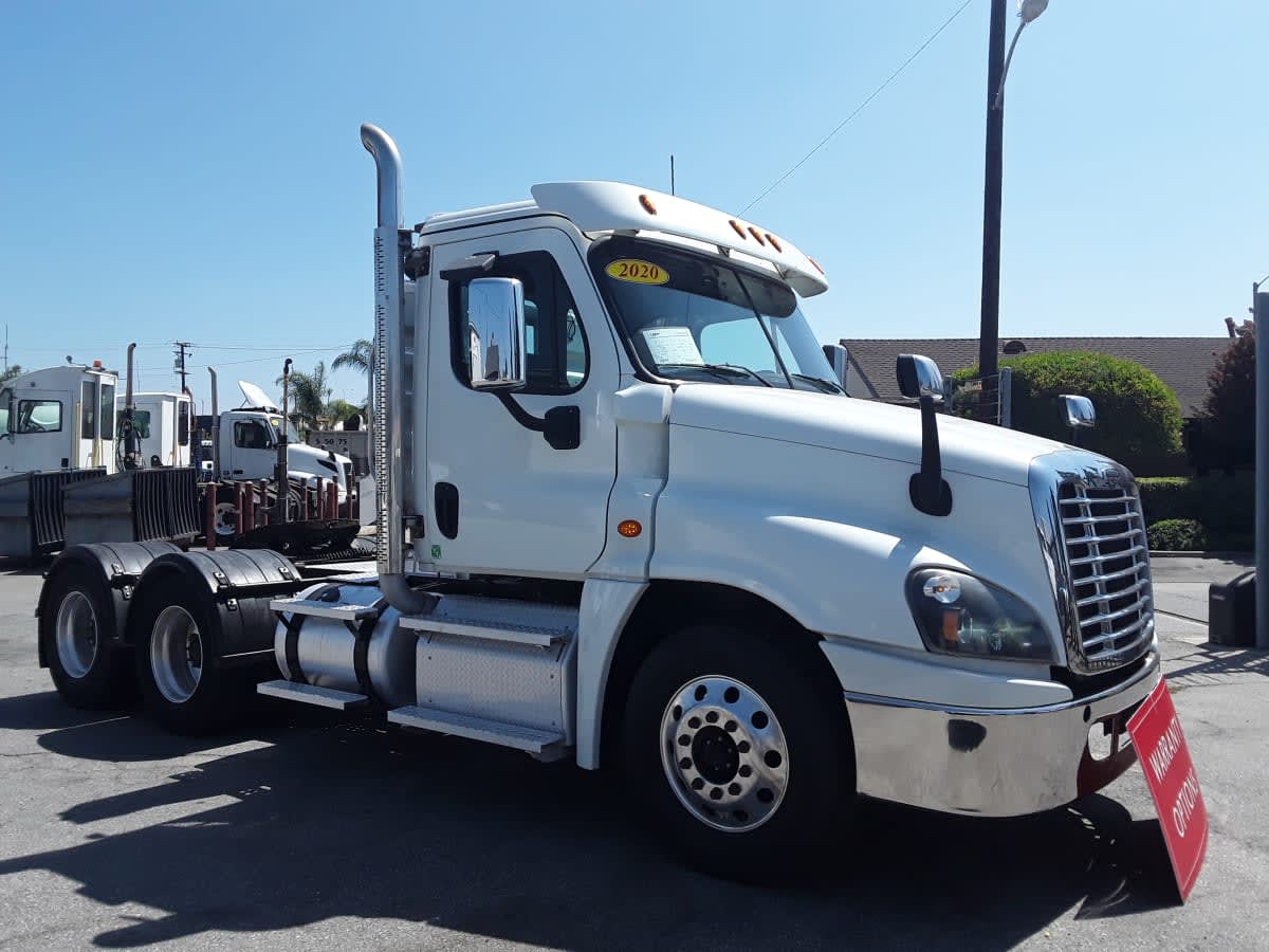 2020 Freightliner Cascadia in Montebello, CA — photo 3