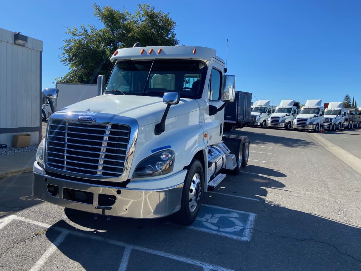 2020 Freightliner Cascadia in West Sacramento, CA