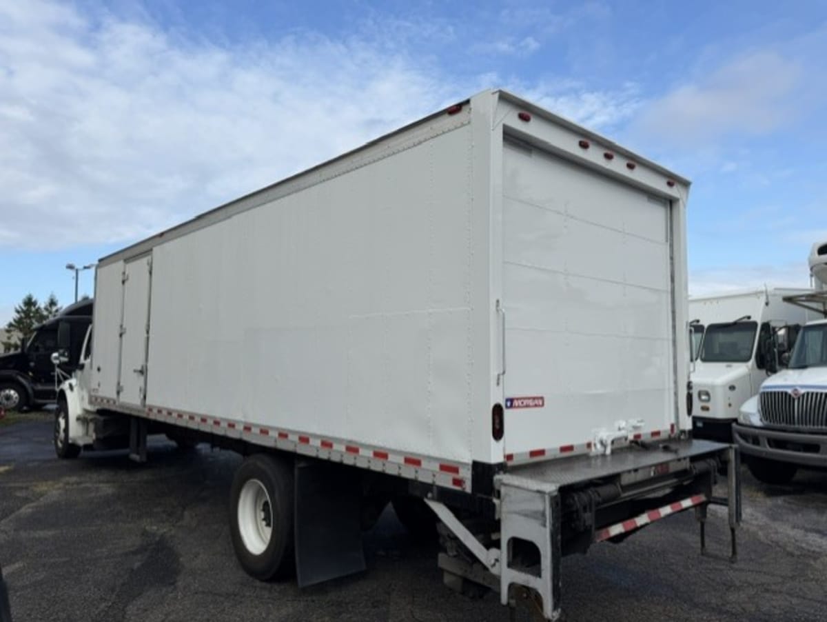 2020 Freightliner M2 106 in Farmingdale, NY — photo 6
