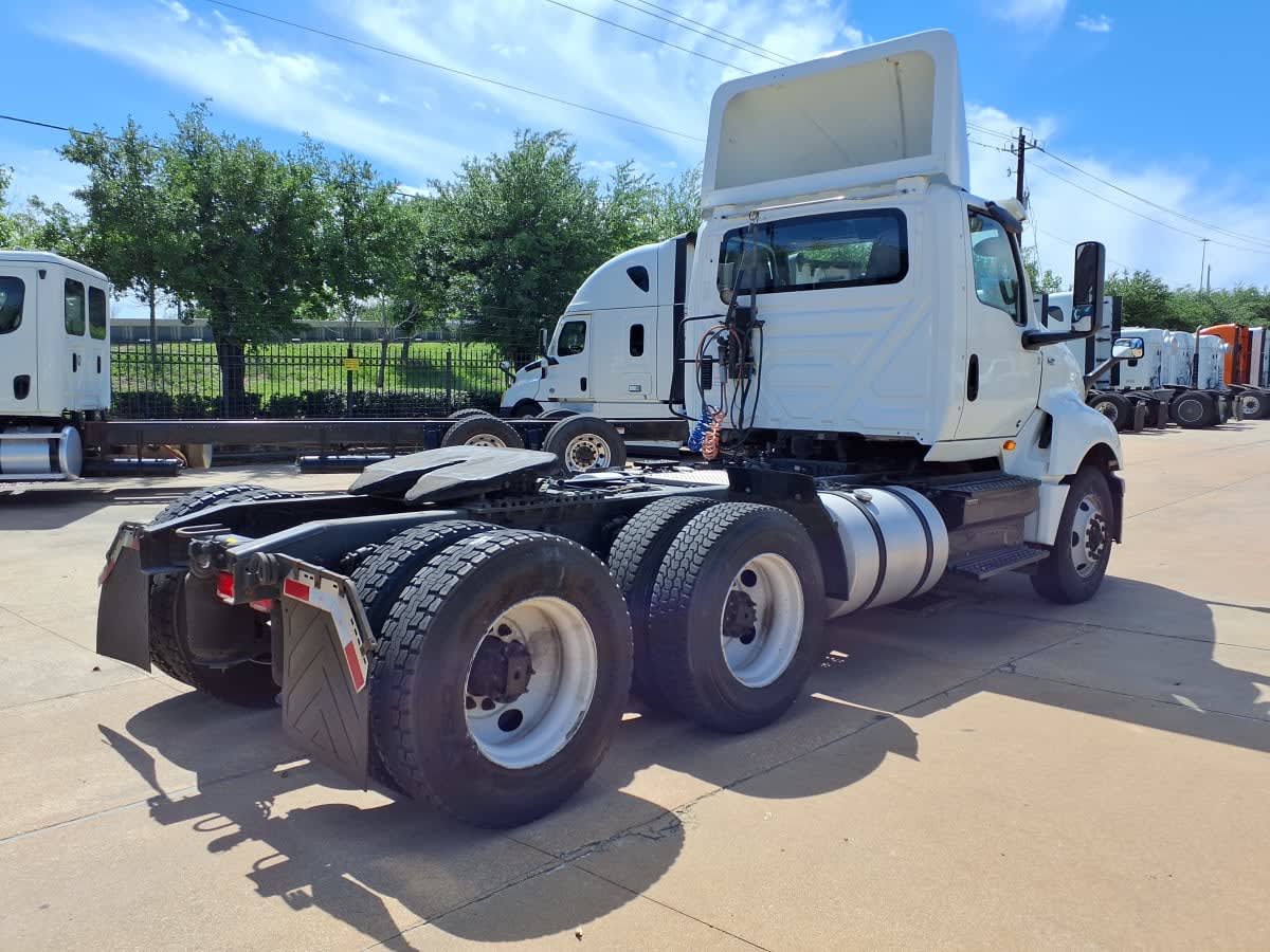 2020 Navistar International LT625 DAYCAB T/A 252134