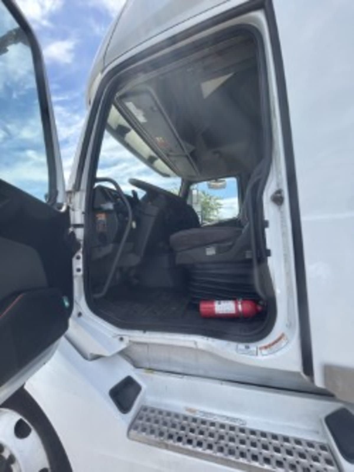 2020 Volvo VNL64T-760 252529