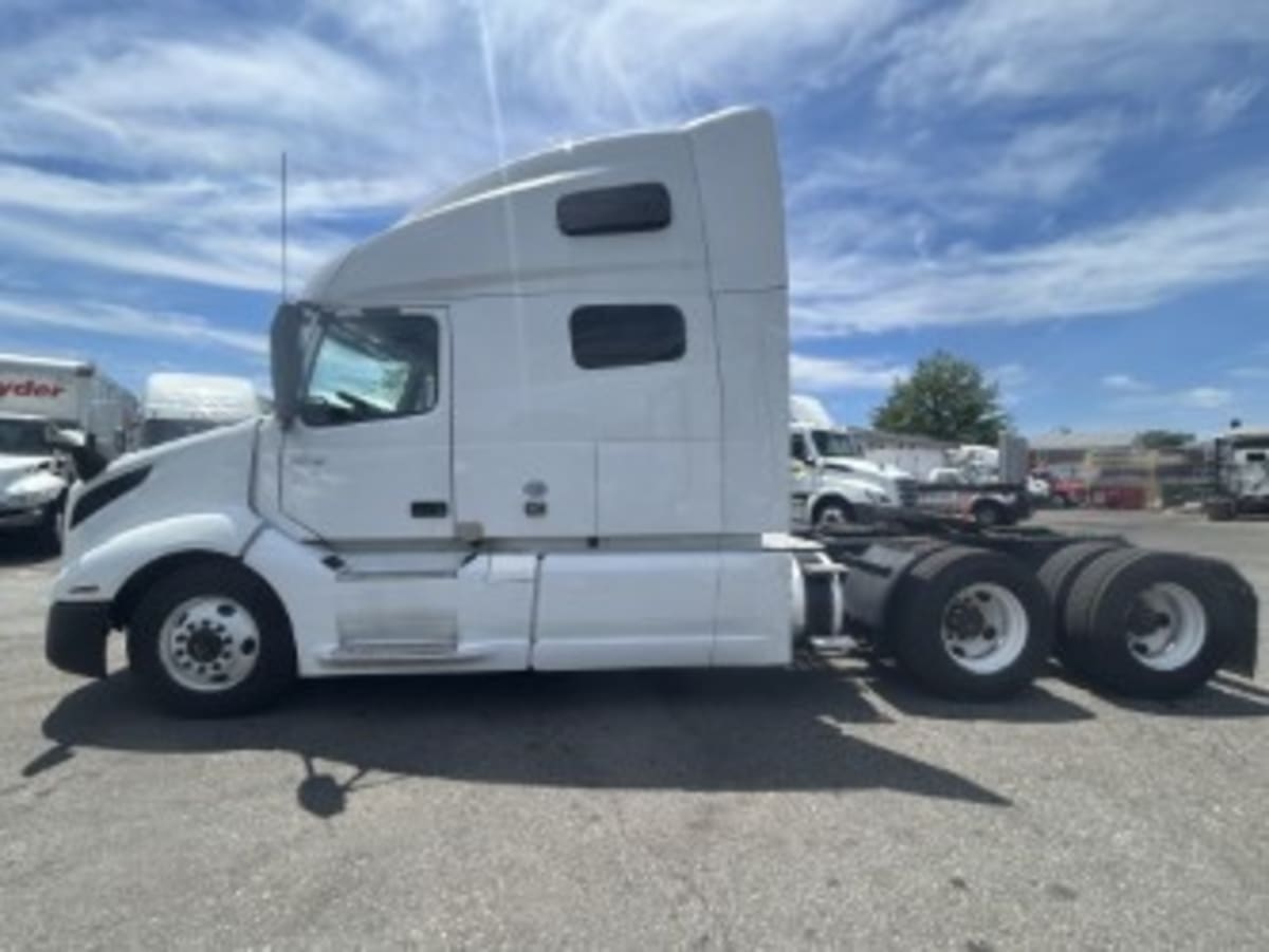 2020 Volvo VNL64T-760 252529