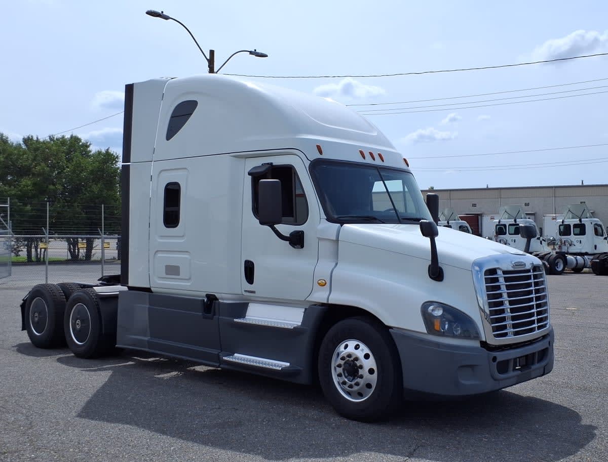 2020 Freightliner Cascadia in Memphis, TN — photo 3