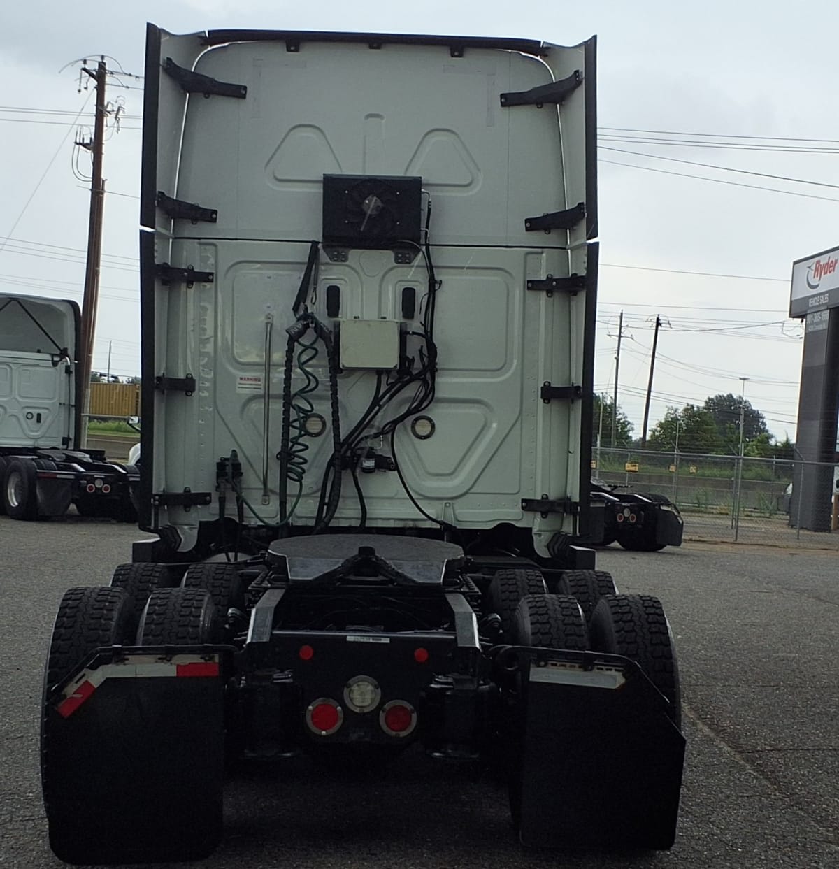 2020 Freightliner Cascadia in Memphis, TN — photo 5