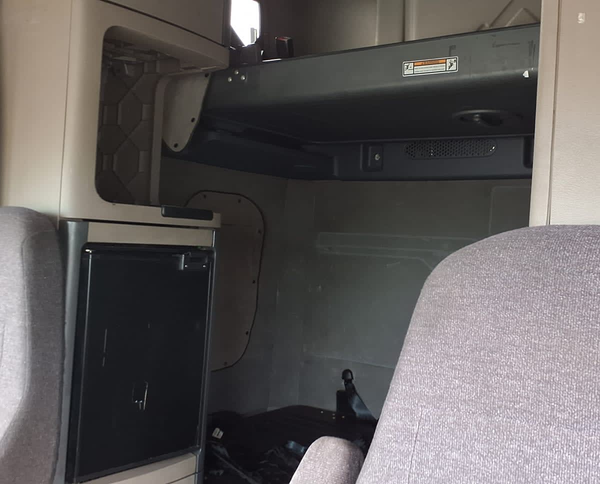 2020 Freightliner Cascadia in Memphis, TN — photo 8