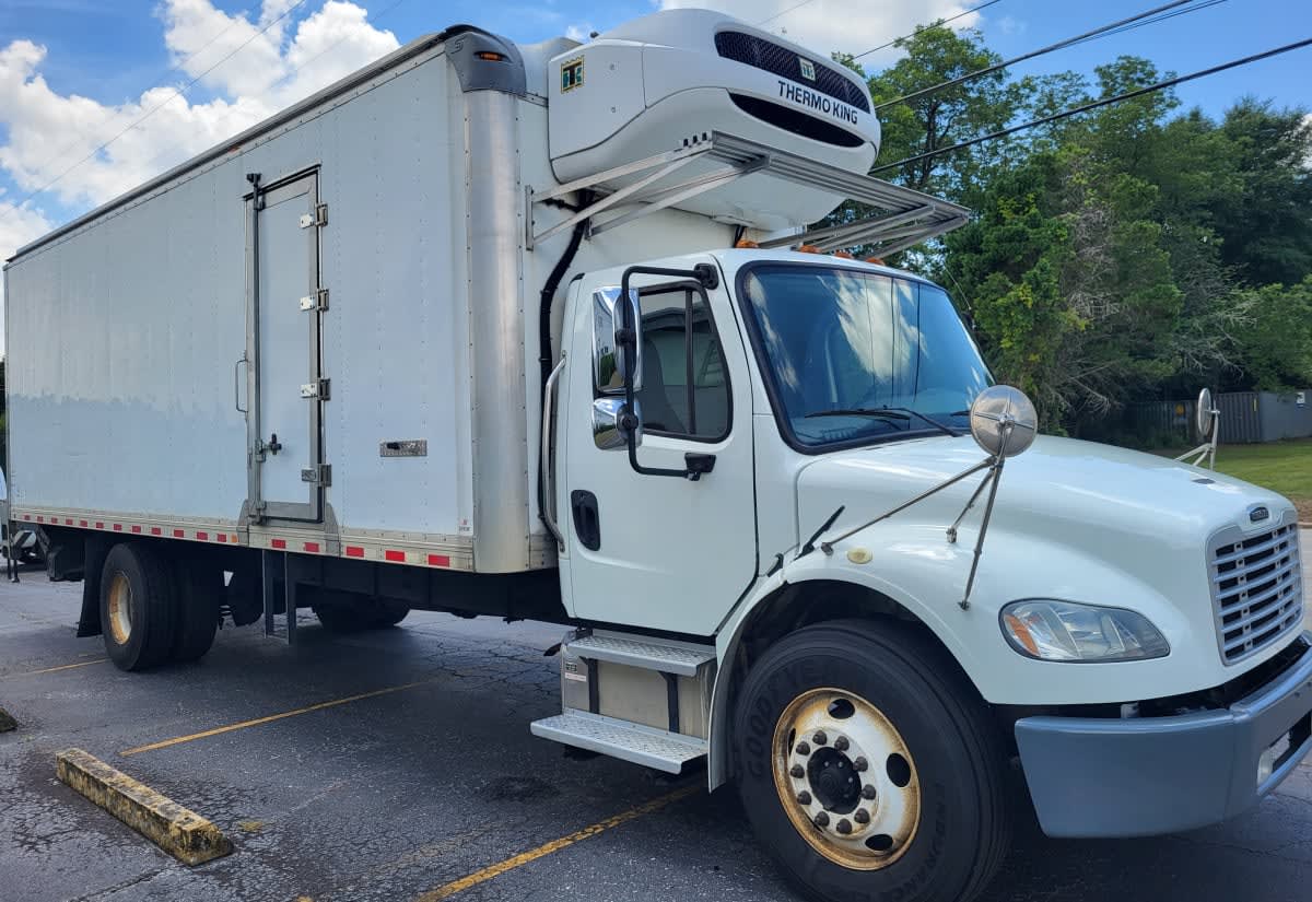 2020 Freightliner M2 106 in Jacksonville, FL — photo 3