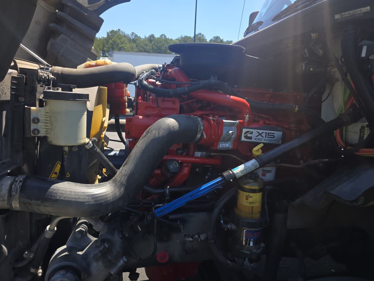 2020 International LT in Atlanta, GA — photo 8