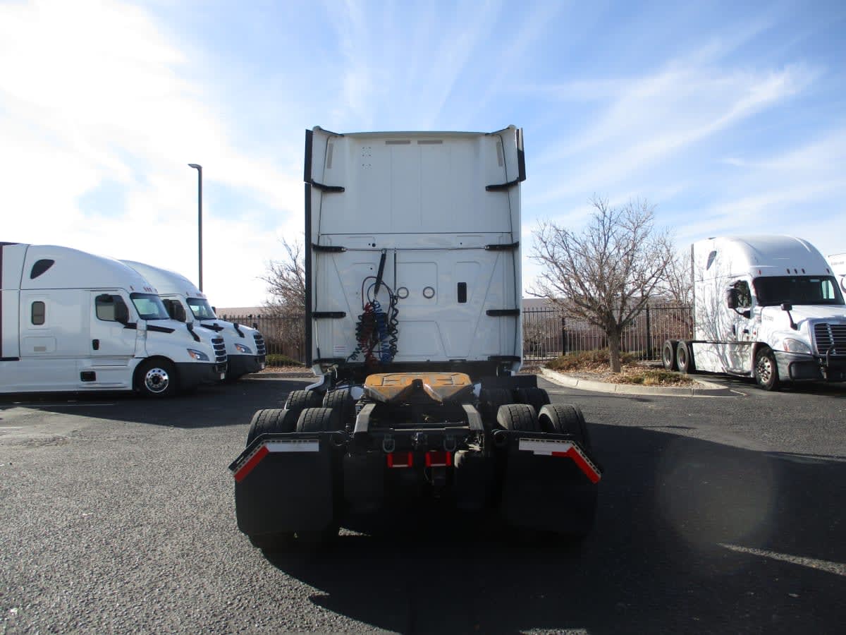 2020 International - image 5