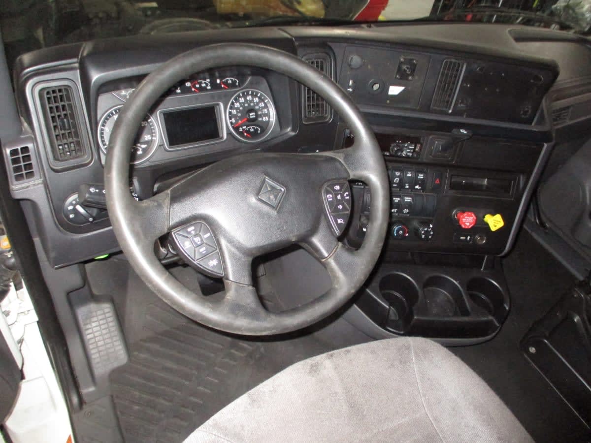 2020 International - image 7