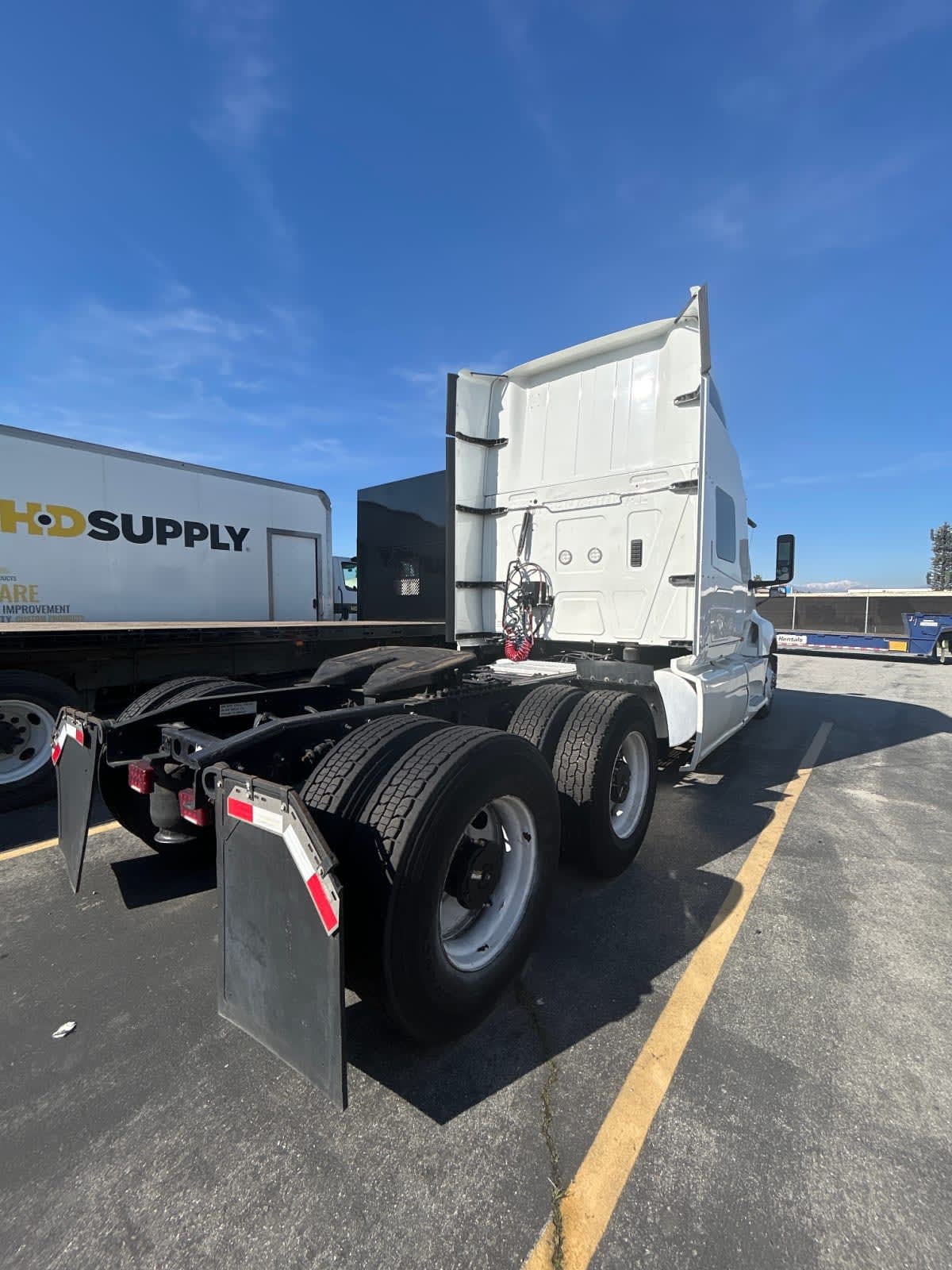 2020 International - image 6