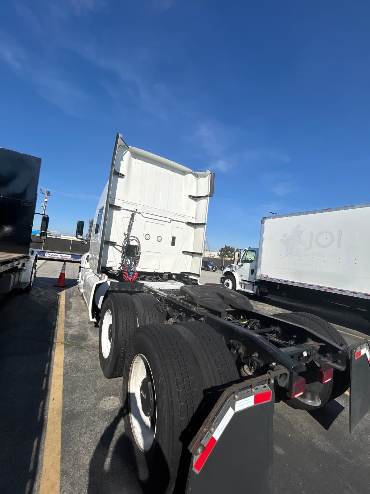 2020 International - image 4