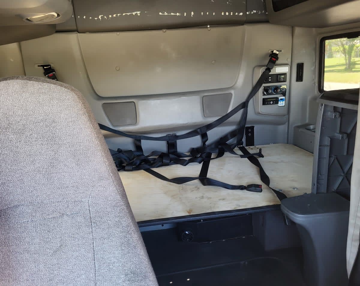 2020 International - image 8