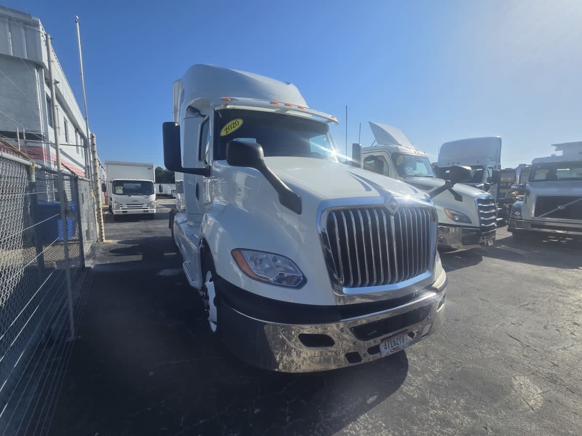 2020 Navistar International LT625 SLPR CAB 252633