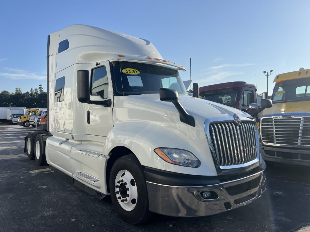 2020 Navistar International LT625 DAYCAB S/A 252653