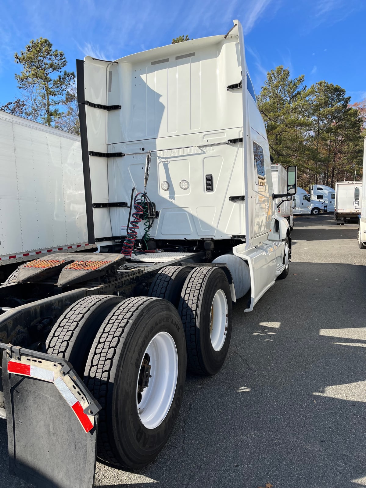 2020 Navistar International LT625 SLPR CAB 252711