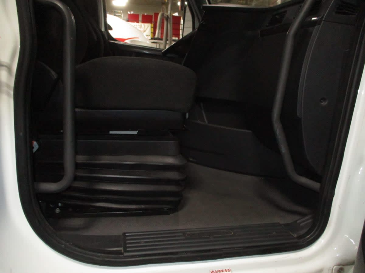 2021 Freightliner - image 13