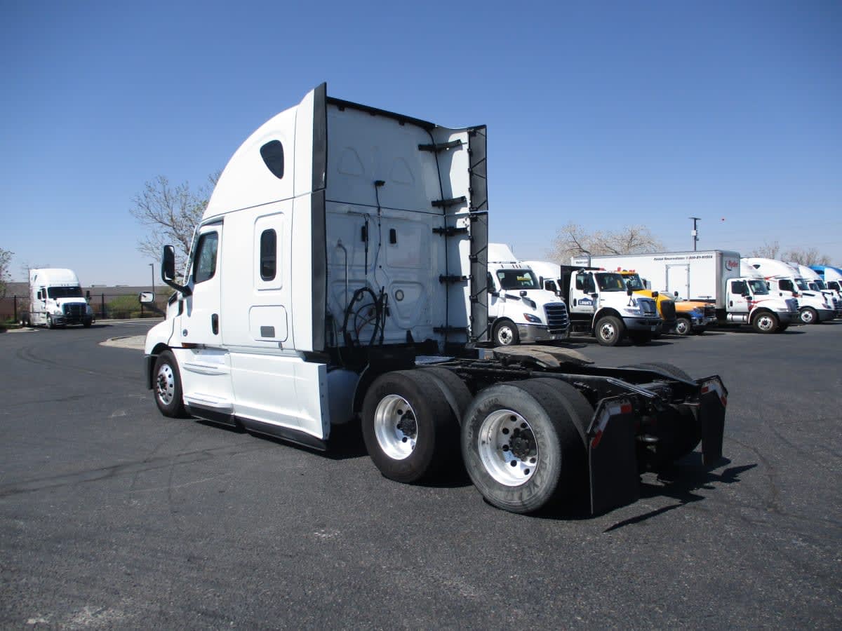 2021 Freightliner - image 6