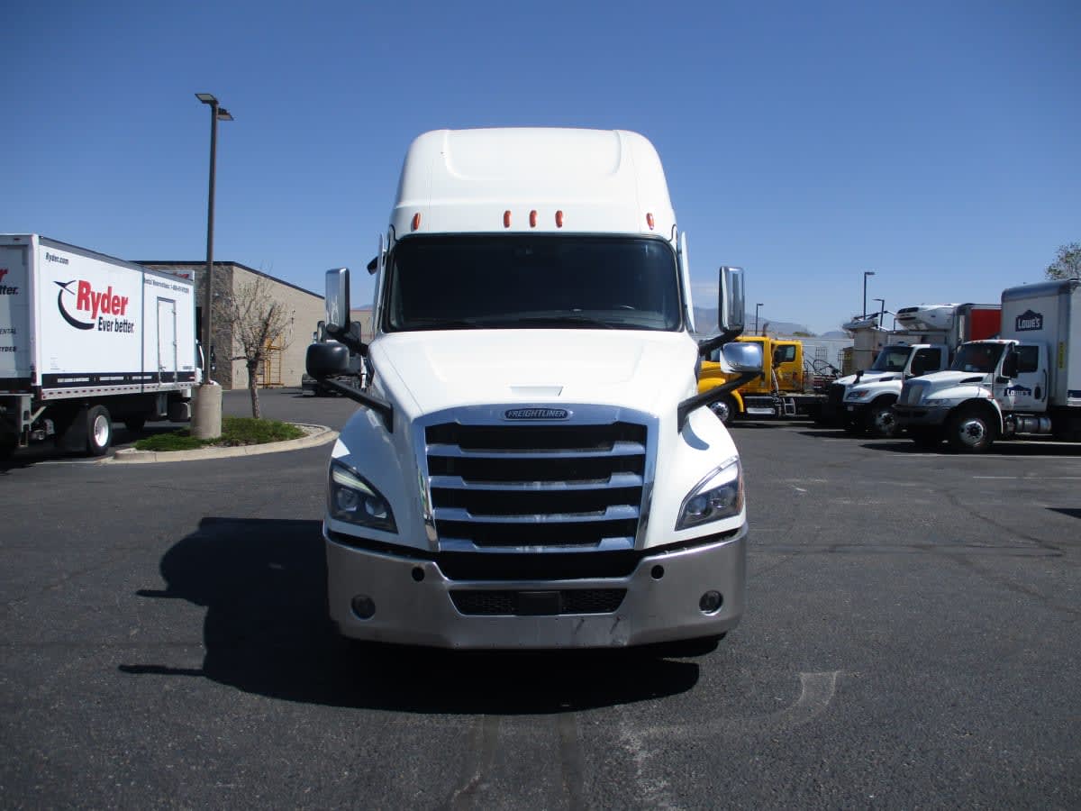 2021 Freightliner - image 2