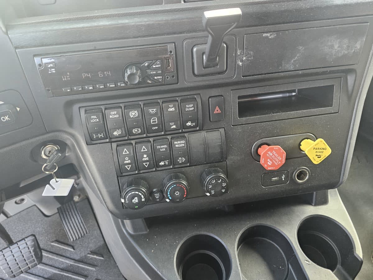 2020 International - image 23