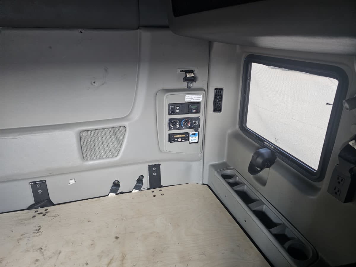 2020 International - image 25