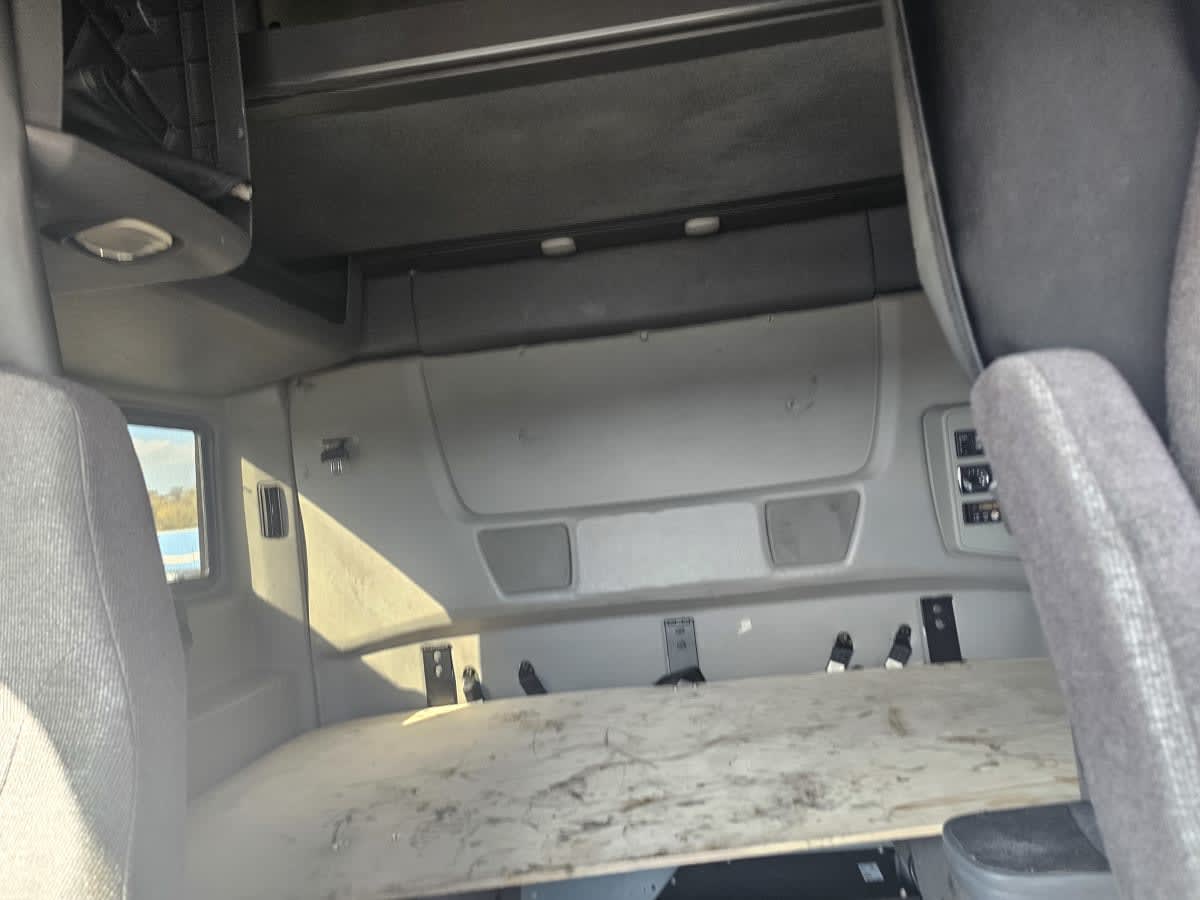 2020 International - image 15