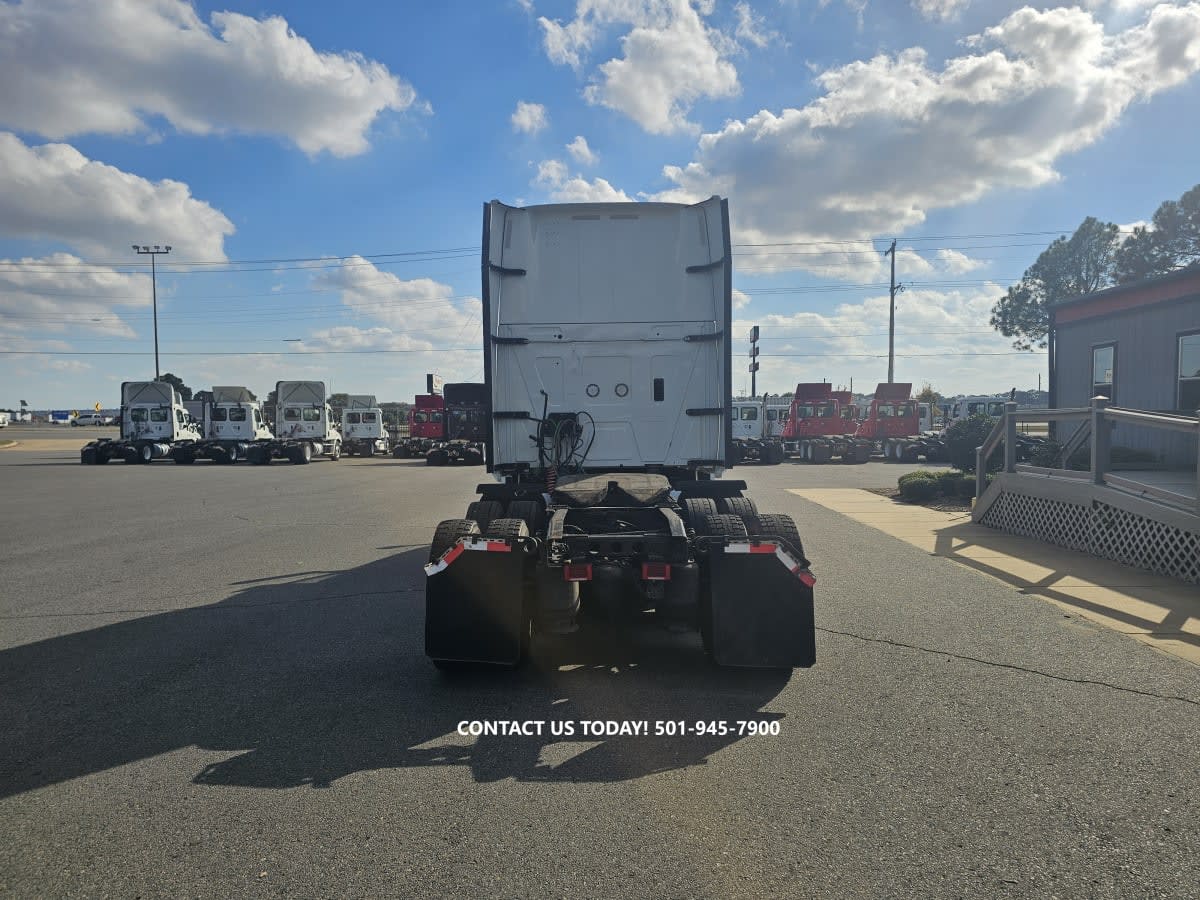 2020 International - image 9