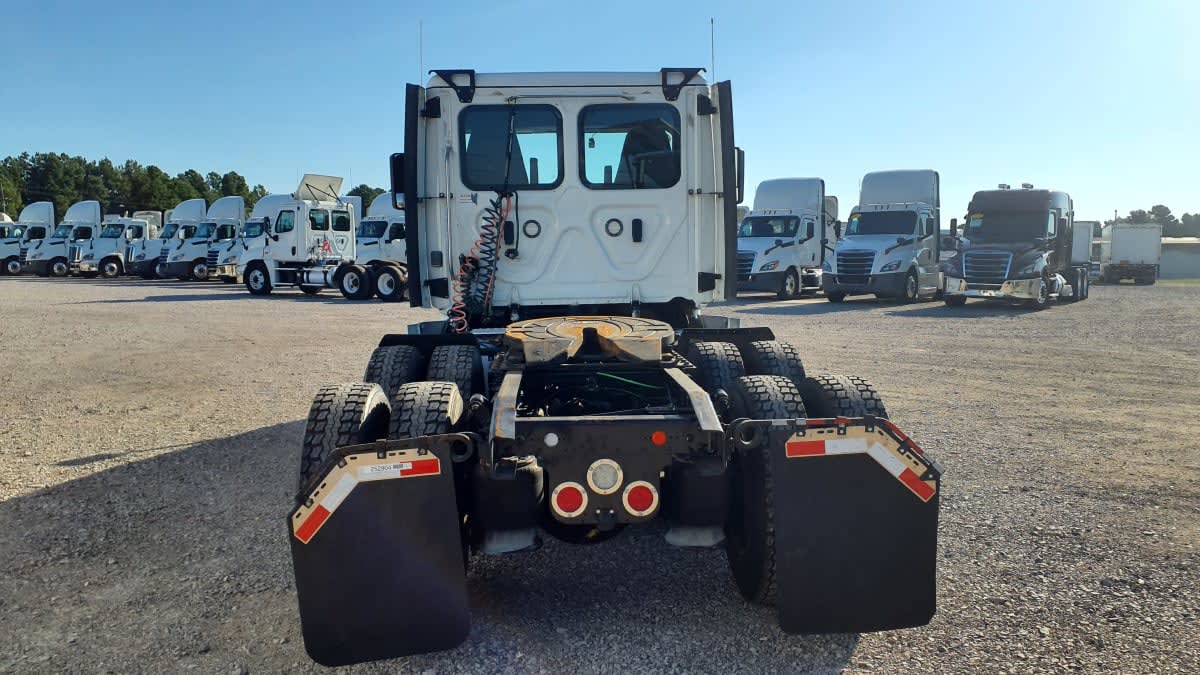 2020 Freightliner/Mercedes CASCADIA 125 252904