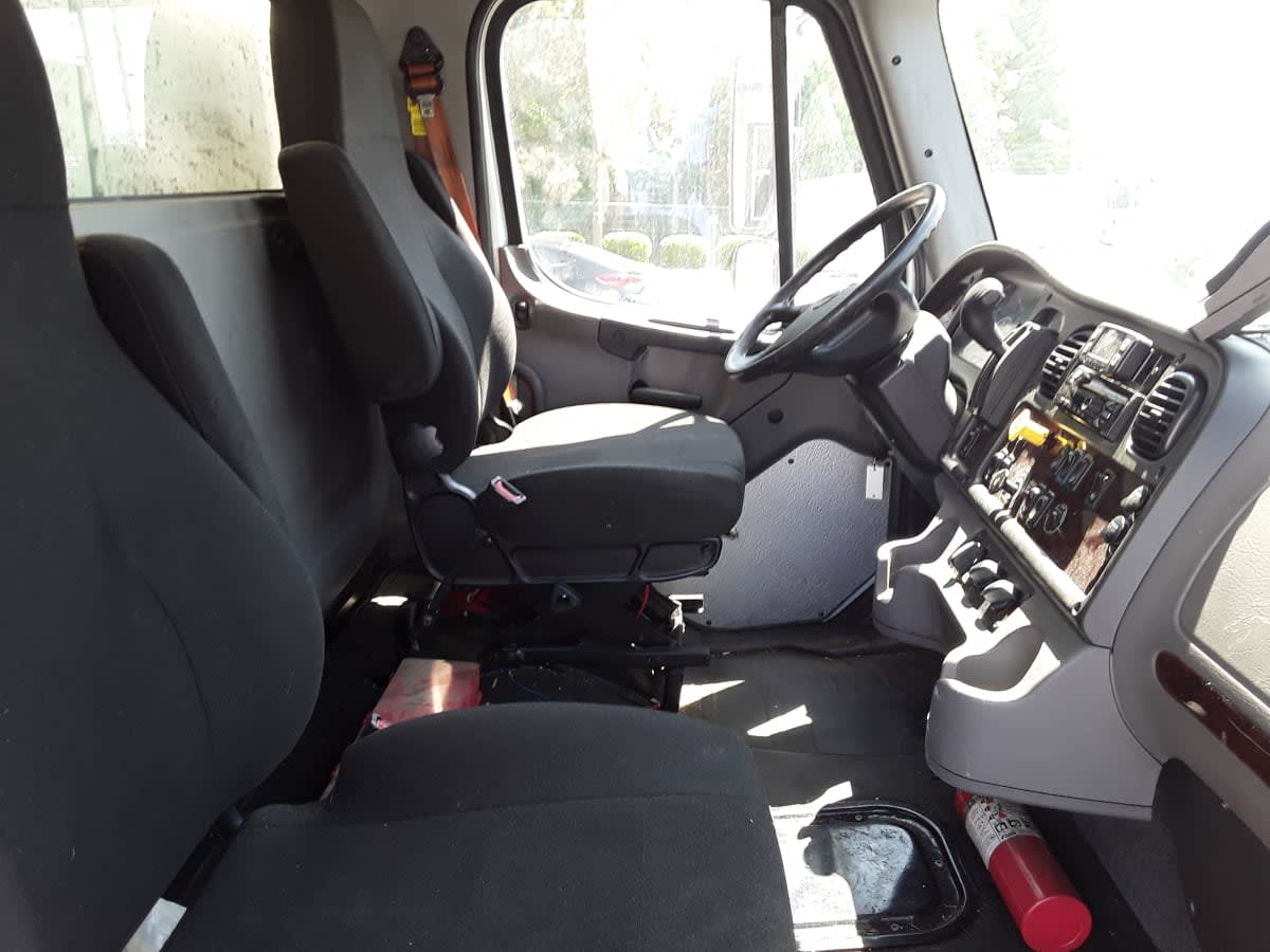 2021 Freightliner/Mercedes M2 106 253655