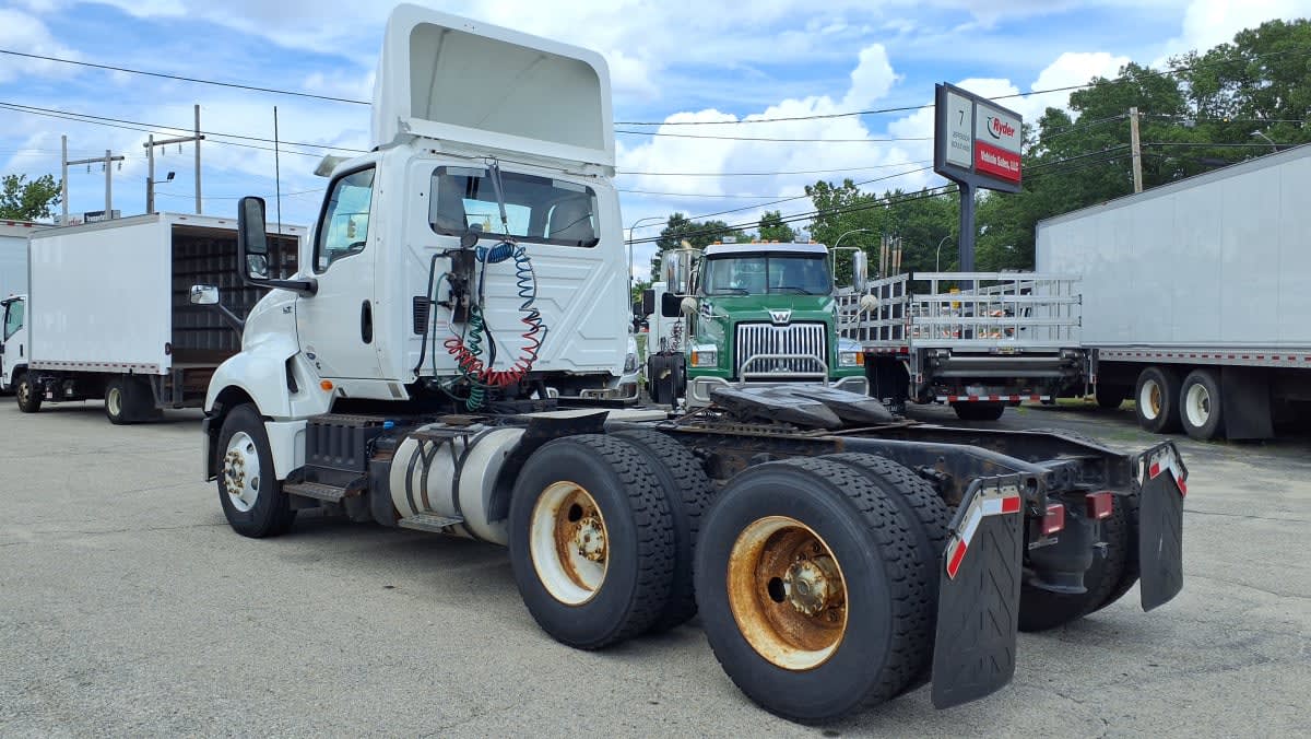 2020 International LT in Warwick, RI — photo 6