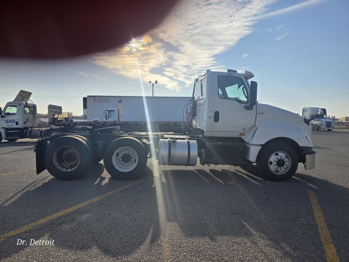 2020 Navistar International LT625 DAYCAB T/A 254674