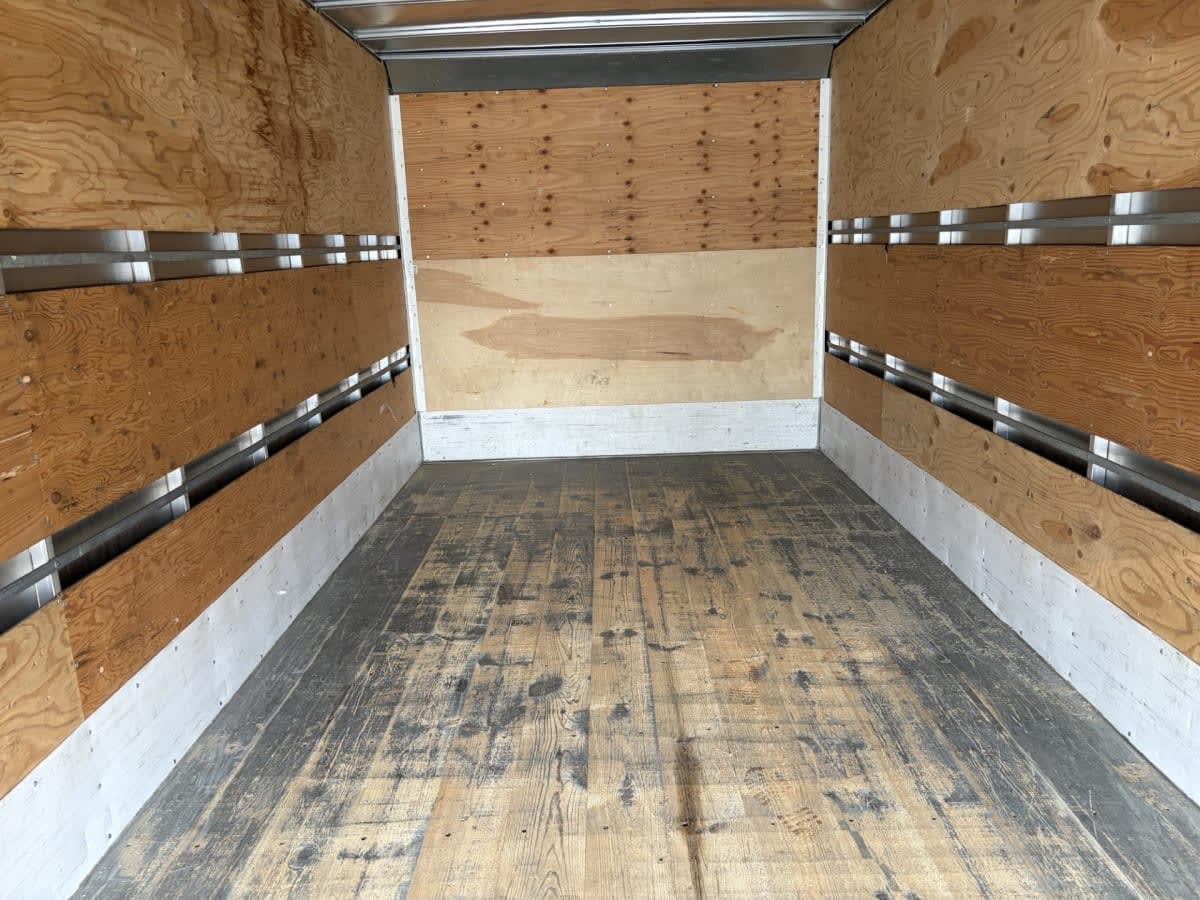 2019 Hino HINO 195 256047