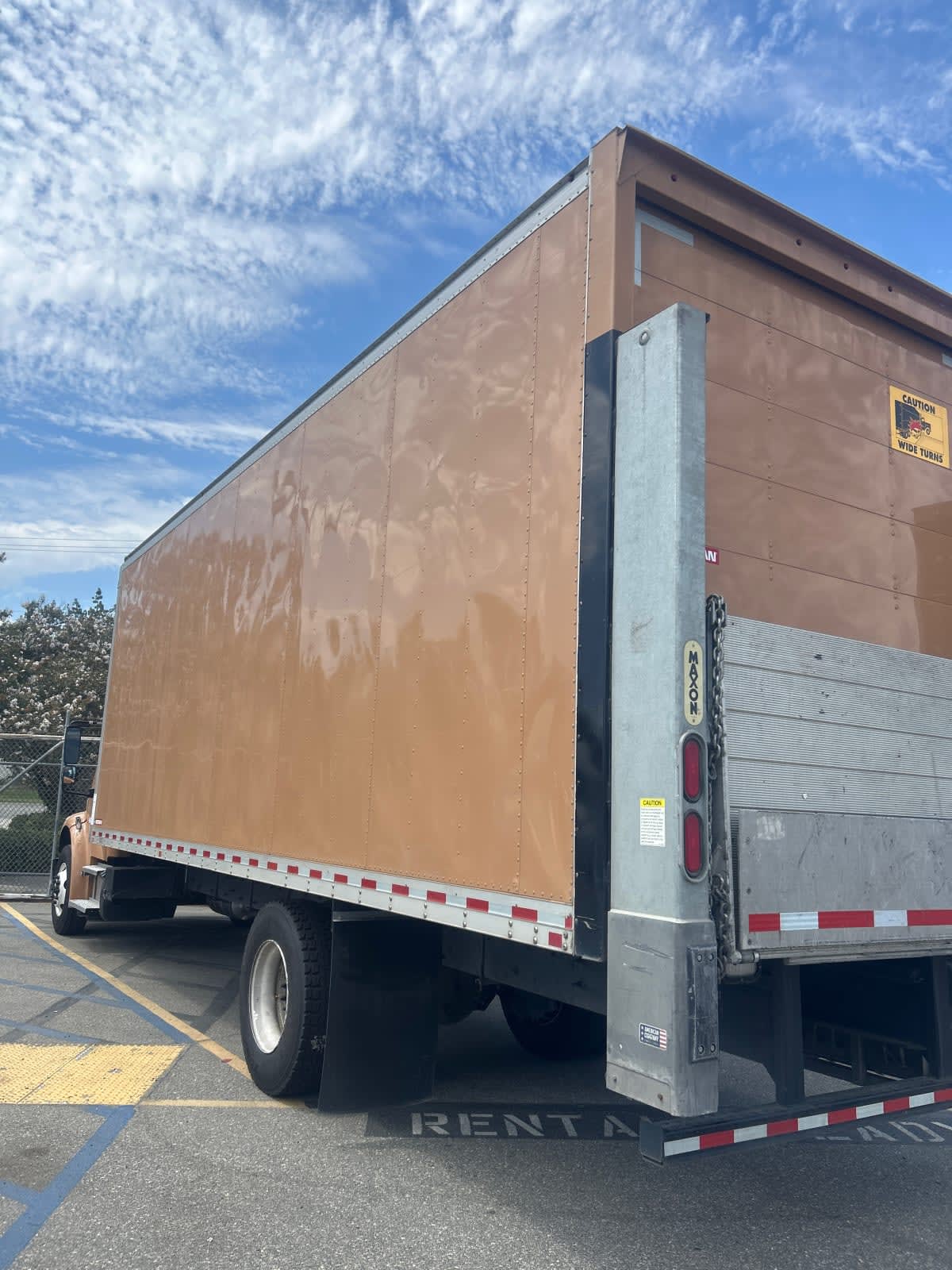 2021 Freightliner/Mercedes M2 106 257056
