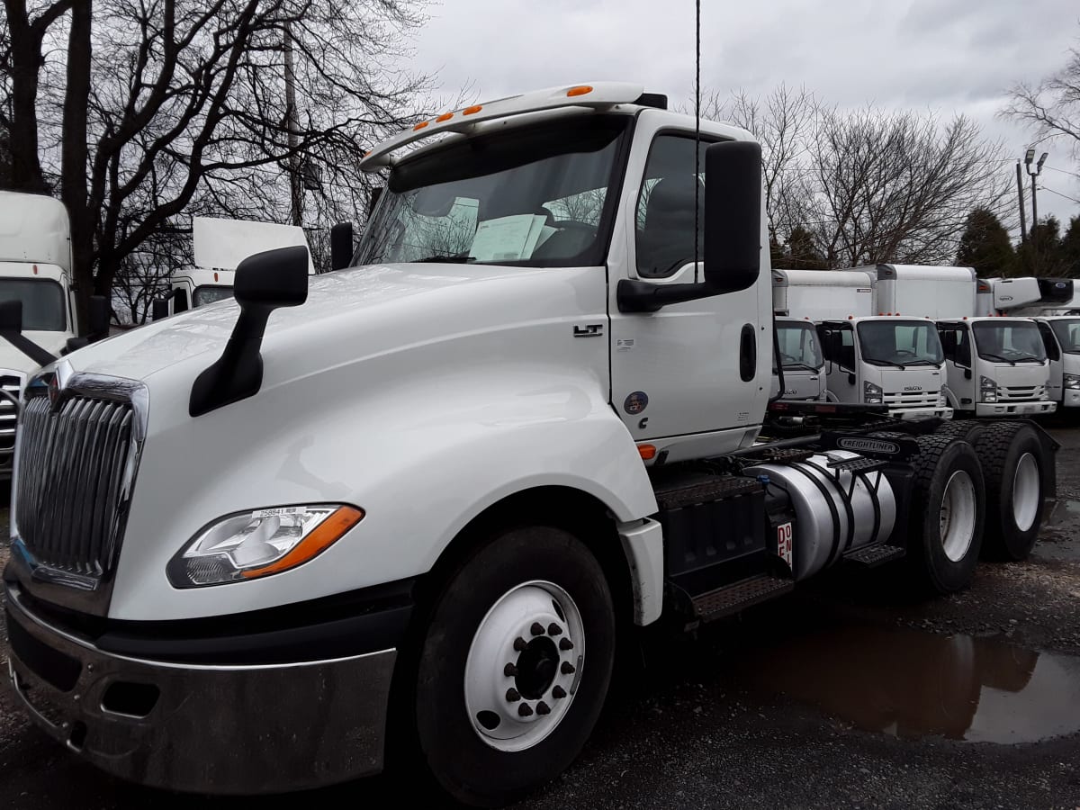 2020 Navistar International LT625 DAYCAB T/A 258841