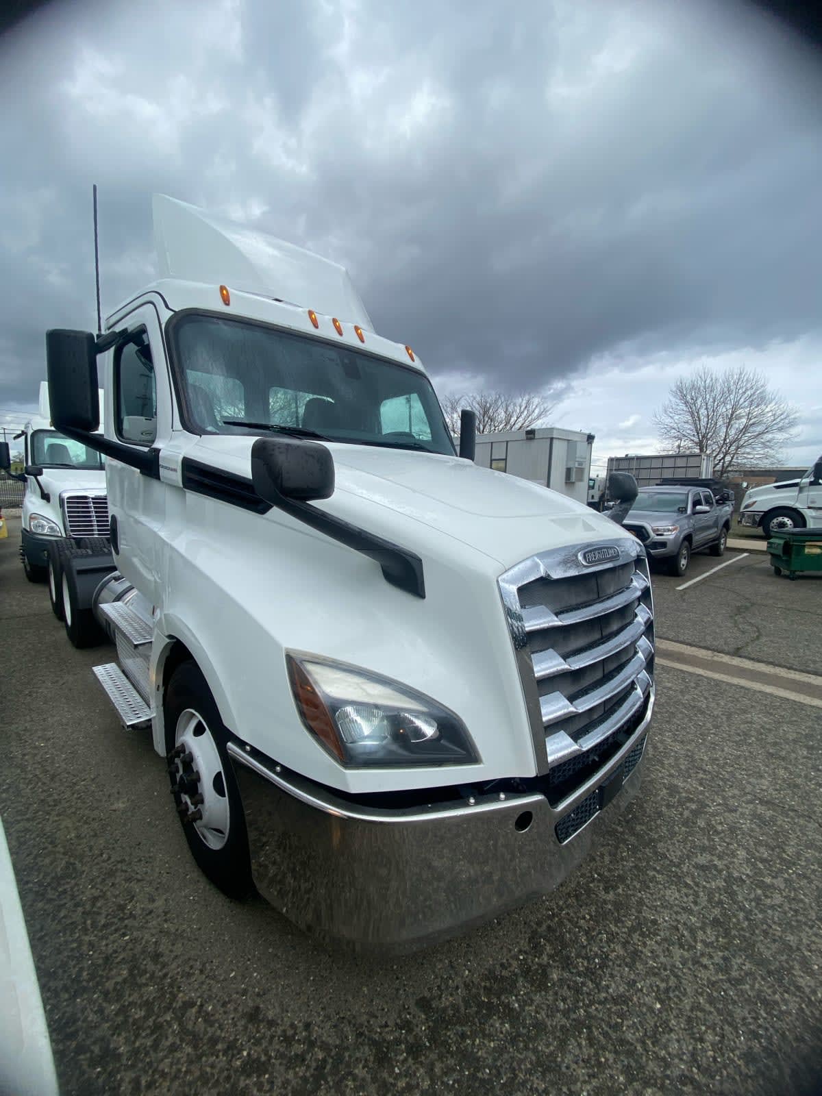 2020 Freightliner - image 3