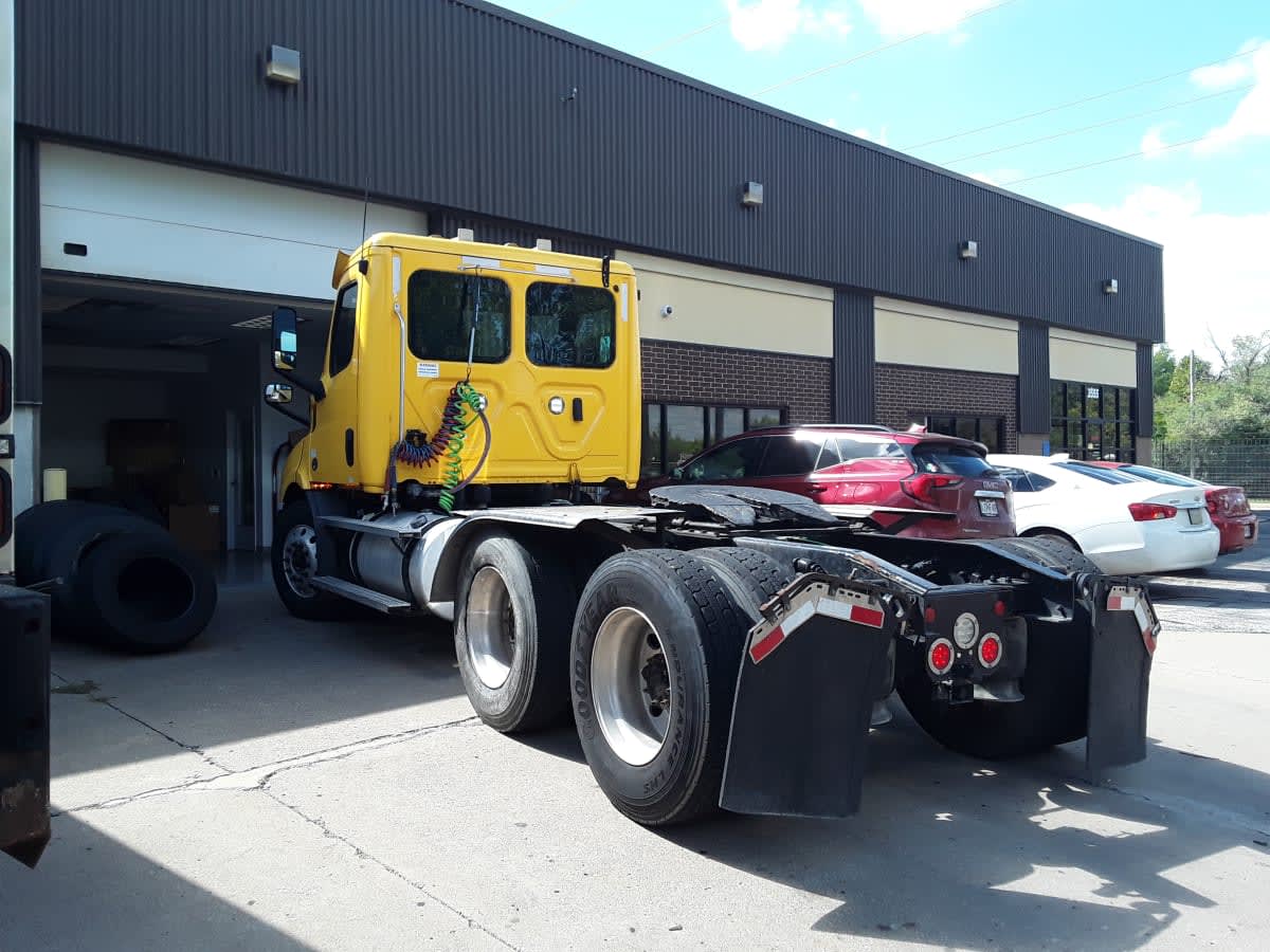 2020 Freightliner/Mercedes NEW CASCADIA 116 262004