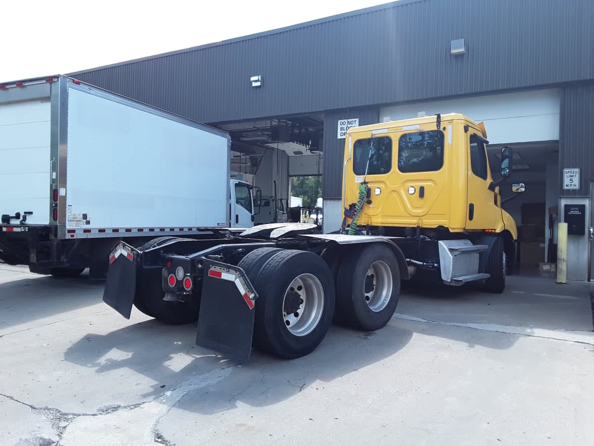 2020 Freightliner/Mercedes NEW CASCADIA 116 262004