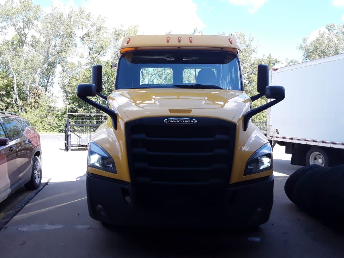2020 Freightliner/Mercedes NEW CASCADIA 116 262004