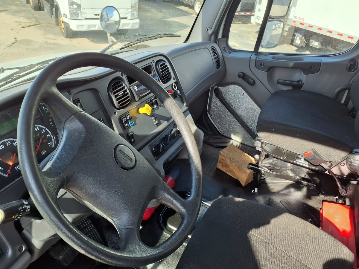 2020 Freightliner/Mercedes M2 106 262408