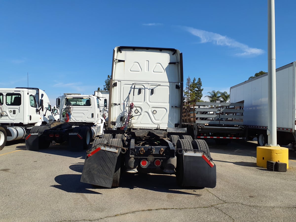 2020 Freightliner/Mercedes CASCADIA 125 263421