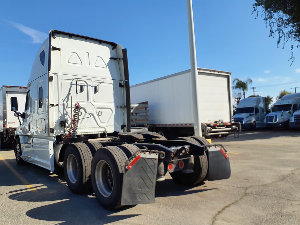 2020 Freightliner/Mercedes CASCADIA 125 263421