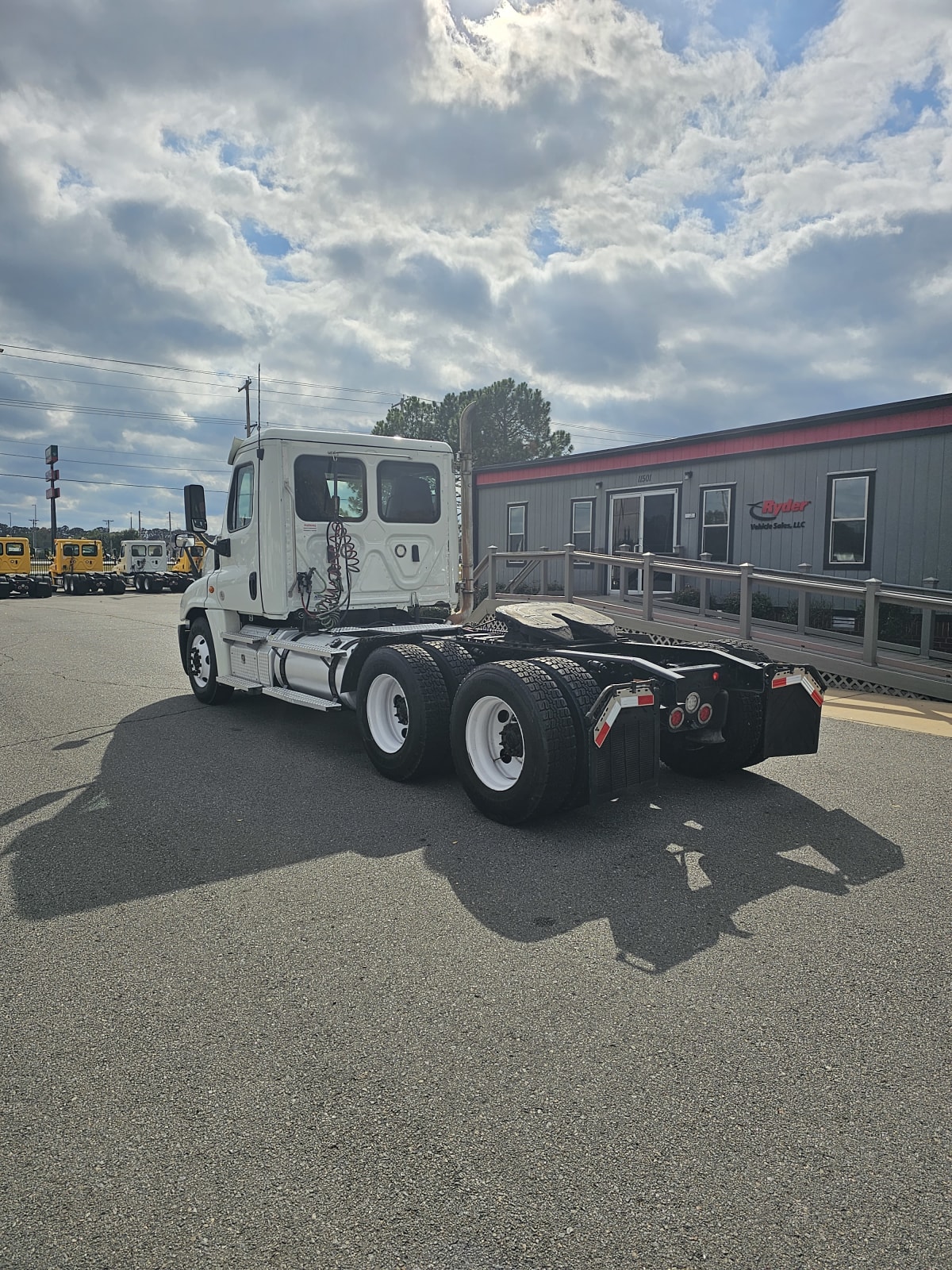 2020 Freightliner/Mercedes CASCADIA 125 264743