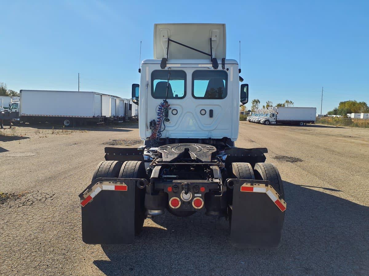 2020 Freightliner Cascadia in Wayland, MI — photo 5