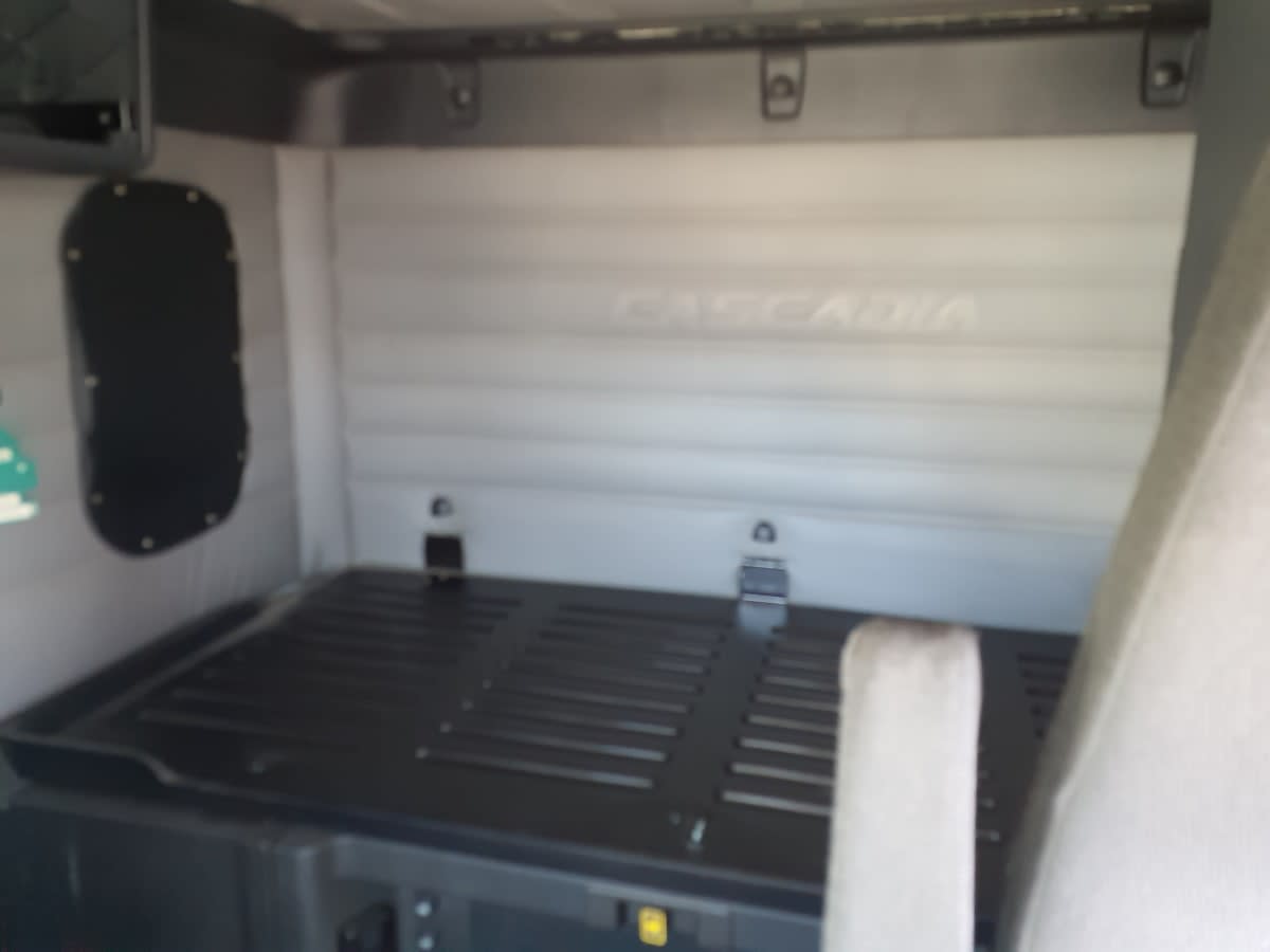 2020 Freightliner - image 8