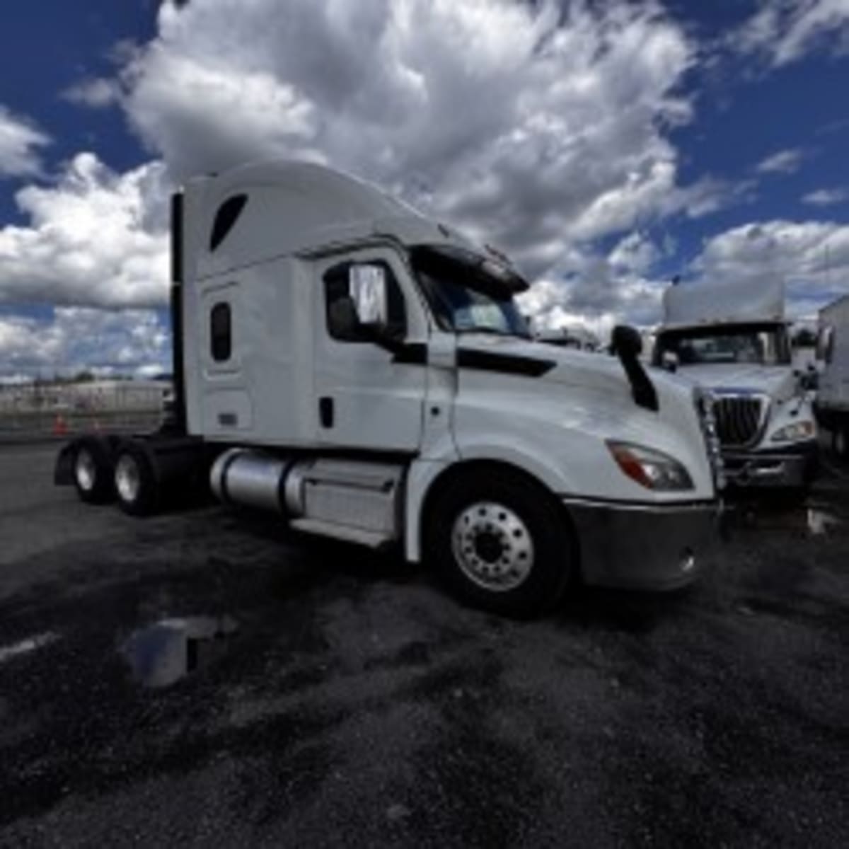 2020 Freightliner - image 1